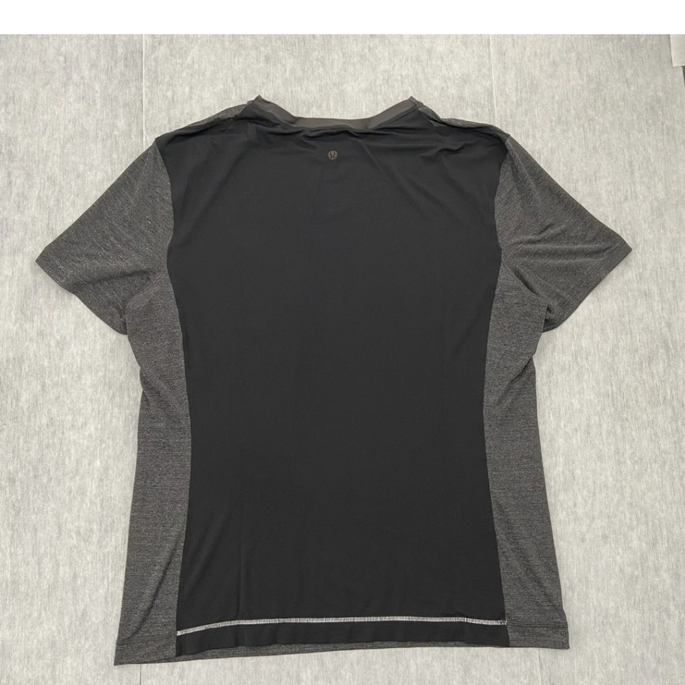 Lululemon Gray Short Sleeve Tee
